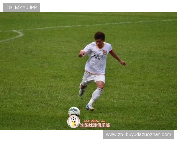 意甲俱乐部开放训练日，球迷互动热烈